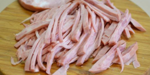 слойки с сыром, ветчиной и грибами