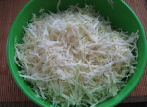 Тушенная капуста с курицей