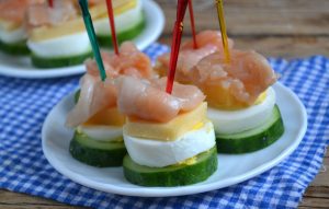 канапе с красной рыбкой
