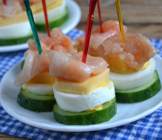 Канапе с красной рыбкой