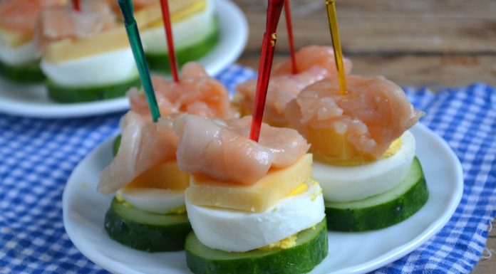 Канапе с красной рыбкой
