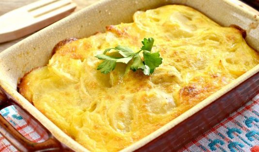 Картофельная запеканка с фаршем и сыром