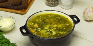 Запеченная картошка со сметаной, грибами