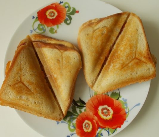 Сэндвич с тунцом и сыром