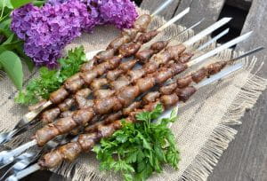 шашлык из куриных сердечек и куриной печени