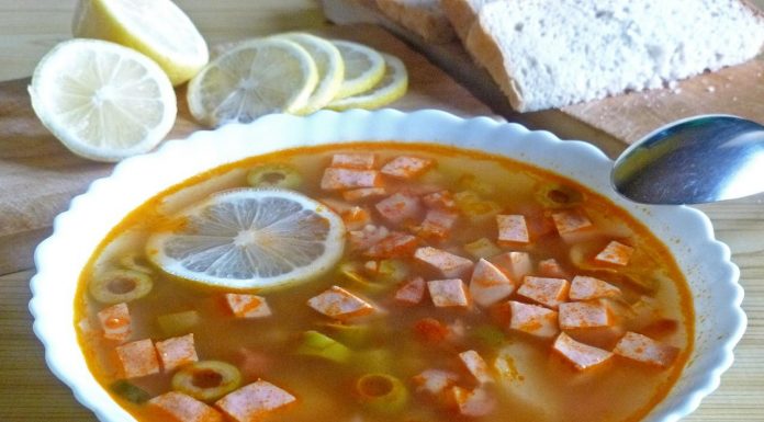 Солянка с колбасой