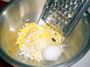 Сэндвич с тунцом и сыром в мультипекаре