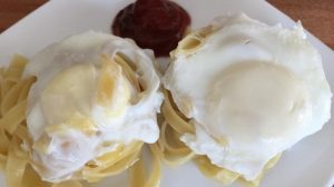завтрак из макарон