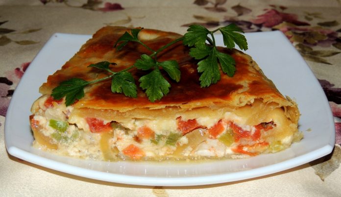 Овощи с курицей в тесте