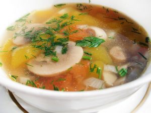Легкий супчик с курицей и грибами