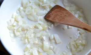 Тушенные баклажаны с мясом и рисом