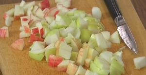 закуска яблоками и орехами