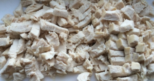 САЛАТ С ФАСОЛЬЮ И КУРИЦЕЙ