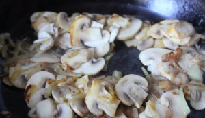Легкий супчик с курицей и грибами