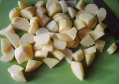 Картошка с ребрышками в мультиварке