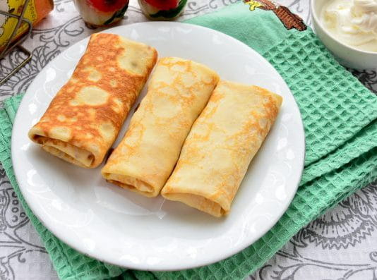 Блинчики на кефире с луком и яйцом