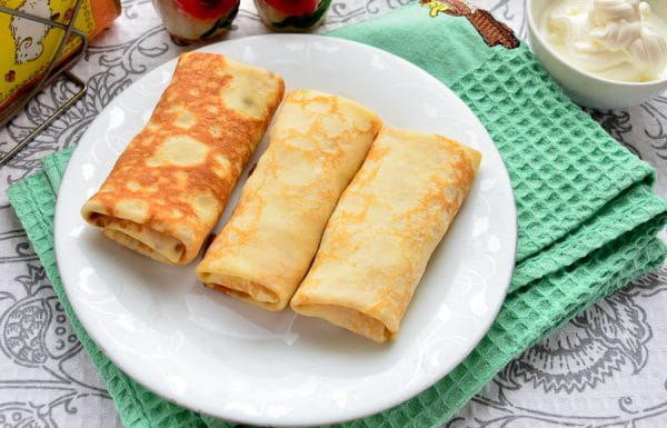 Блинчики на кефире с луком и яйцом