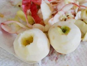 яблочные рулетики с сахаром