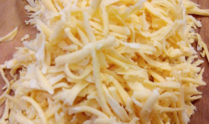 Картошка с сыром и маринованным мясом