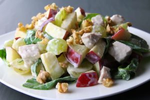 закуска яблоками и орехами