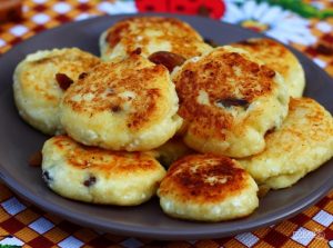 Сырники с изюмом
