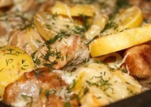 Картошка с сыром и маринованным мясом