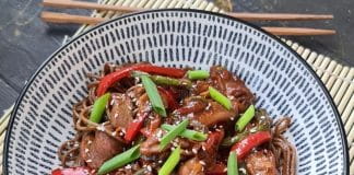 Крылышки в соусе с кунжутом